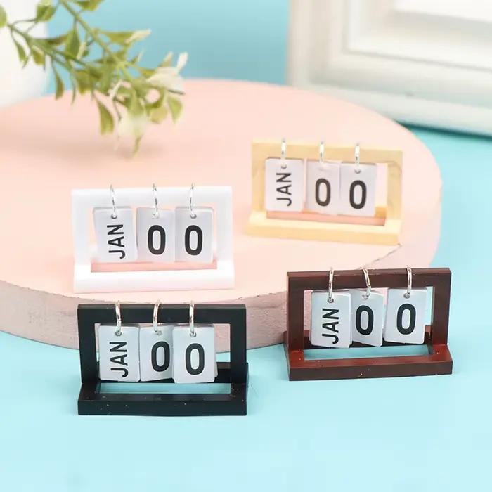 Calendrier miniature 1:12 pour maison de poupée