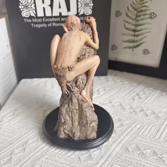 Statue de Gollum colorée
