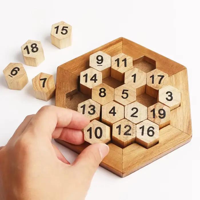 Puzzle à chiffres hexagonaux en bois Montessori
