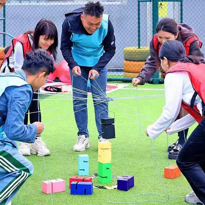 Jeu de Construction de Tour d'Équipe en Plein Air
