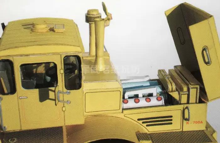 Kit de construction de tracteur Kirovets K-700A en carton pour adultes, modèle à l'échelle 1:32, jeu de cartes imprimées en couleur, idéal pour les amateurs de bricolage et de modélisme