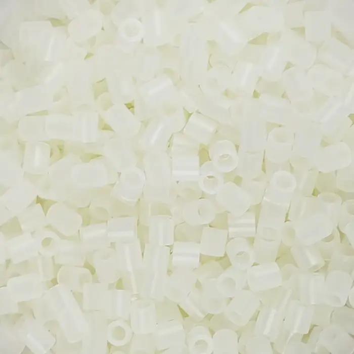 Puzzle de pixels scintillants dans l'obscurité