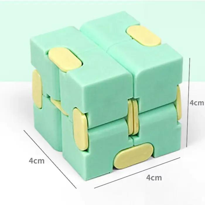 Nouveau cube de puzzle durable et exquis