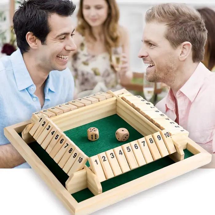 Boîte de jeu de dés pour 2 à 4 joueurs