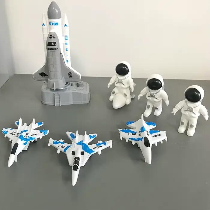 Ensemble de jouets sur le thème de l'espace pour garçons