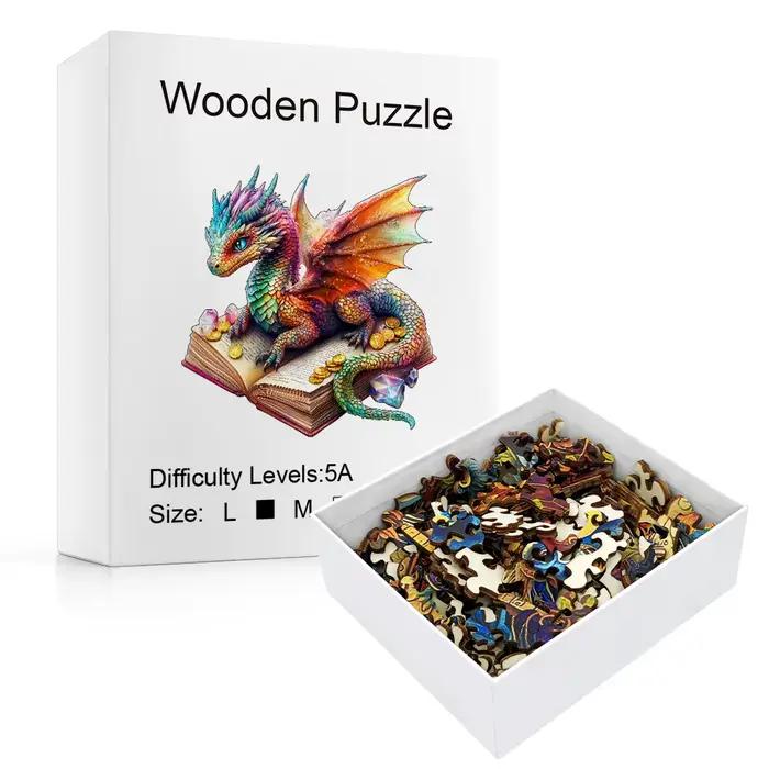 Puzzle en bois de Dragon couché sur un livre-défi formes d'animaux irrégulières