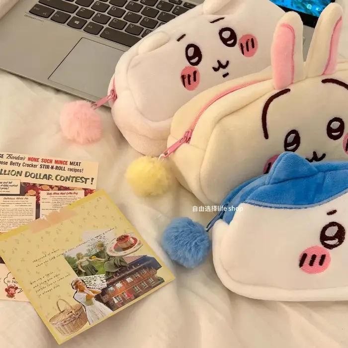 Sac à crayons en peluche Hachiware Usagi de Bandai pour étudiants et professionnels mignon et pratique grandes capacités occasions spéciales