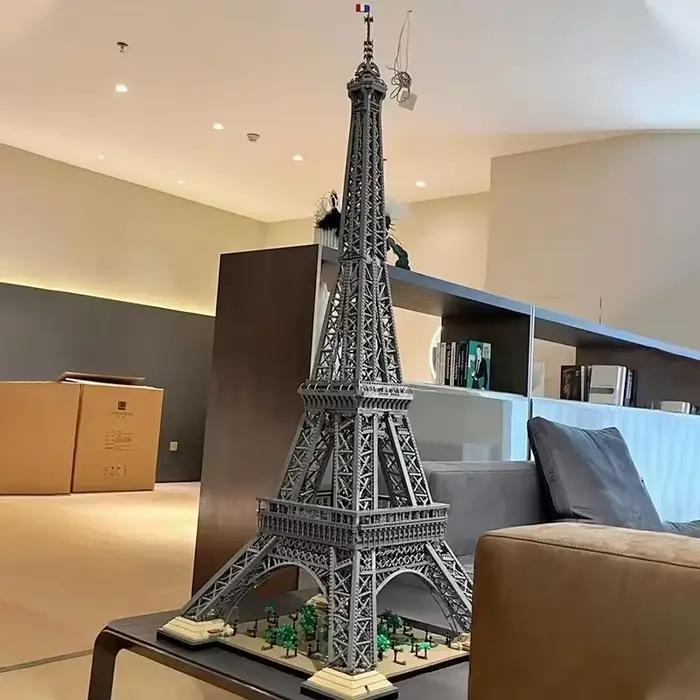 En stock, Tour Eiffel de 1