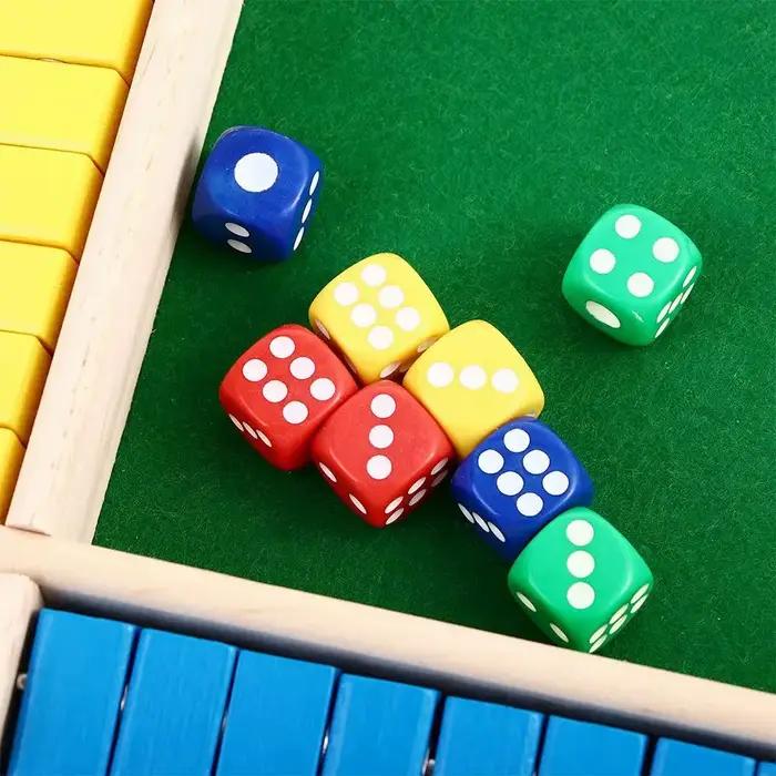 Jeu de société de dés arithmétiques