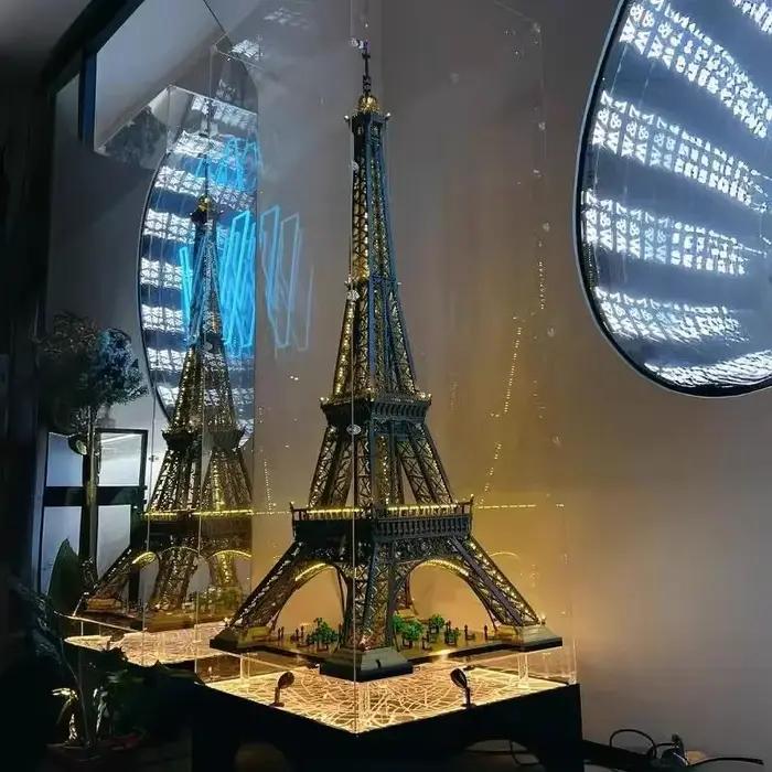 En stock, Tour Eiffel de 1