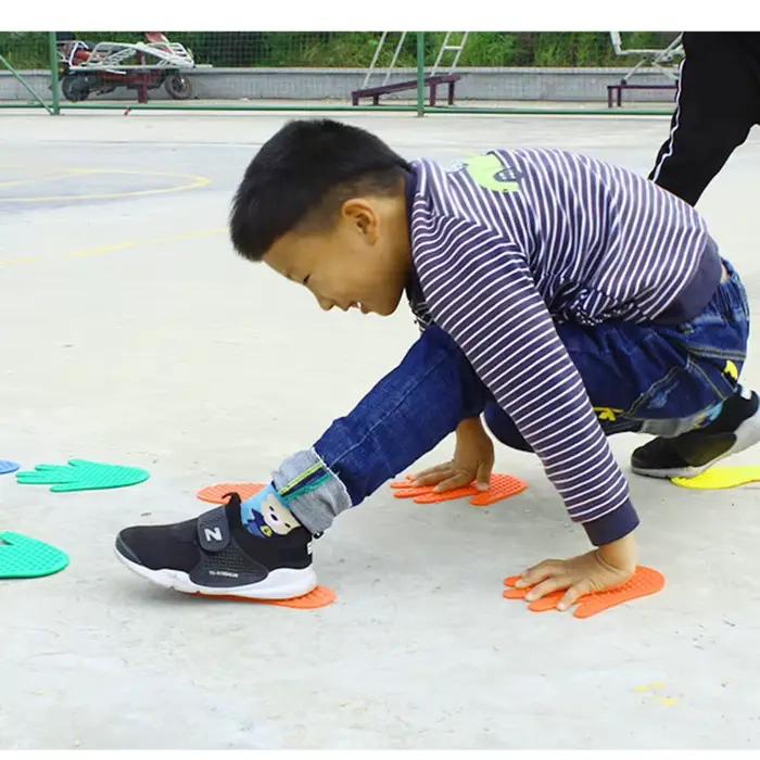 Jeu de massage sensoriel de coopération des mains et des pieds