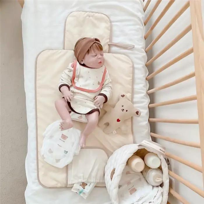 Tapis à langer pliable et portable pour bébé matelas absorbant couverture de lit simple pour le change occasions spéciales nouveau-né parents modernes