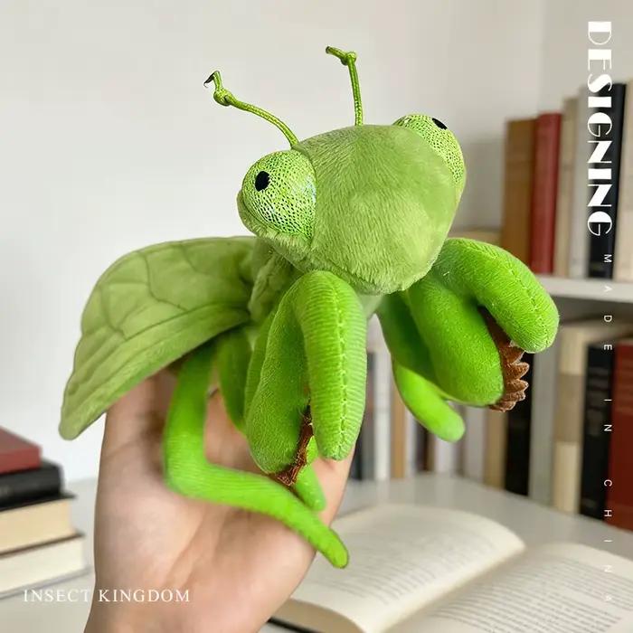 Petit jouet en peluche insecte