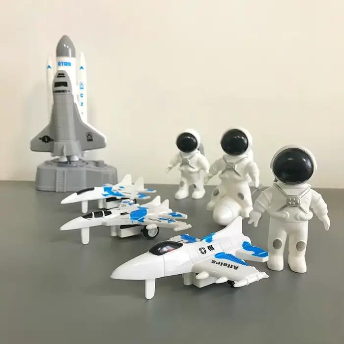 Ensemble de jouets sur le thème de l'espace pour garçons