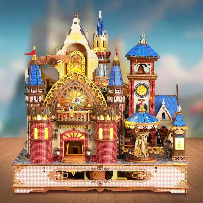 Nouvelles figurines rétro en bois du château d'Annecy