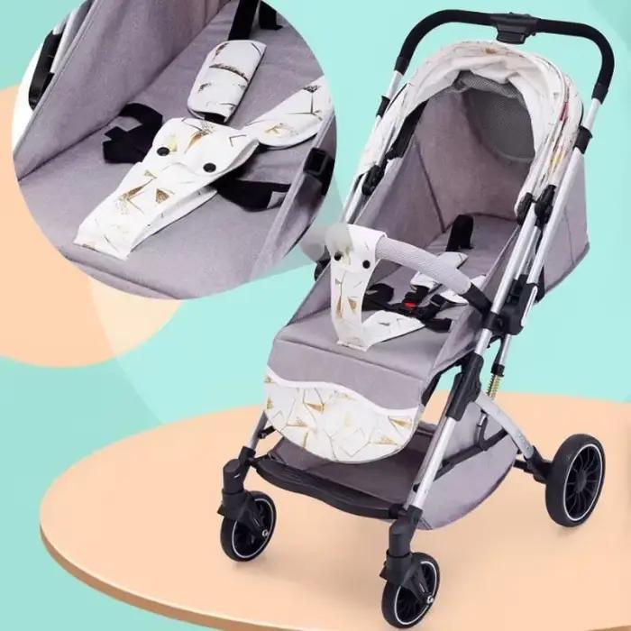Poussette bébé à quatre roues