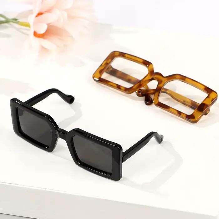 Lunettes de poupée rétro en plastique