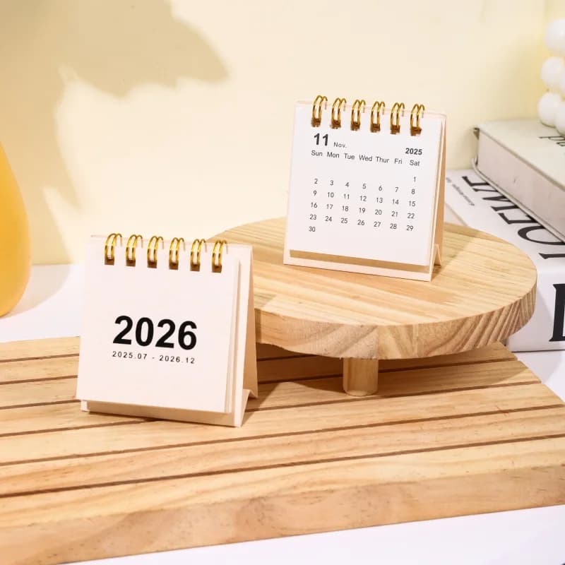 Mini calendrier portable simplifié 2026 non imprimé 180 ° Page Flip Ornement de bureau Calendrier