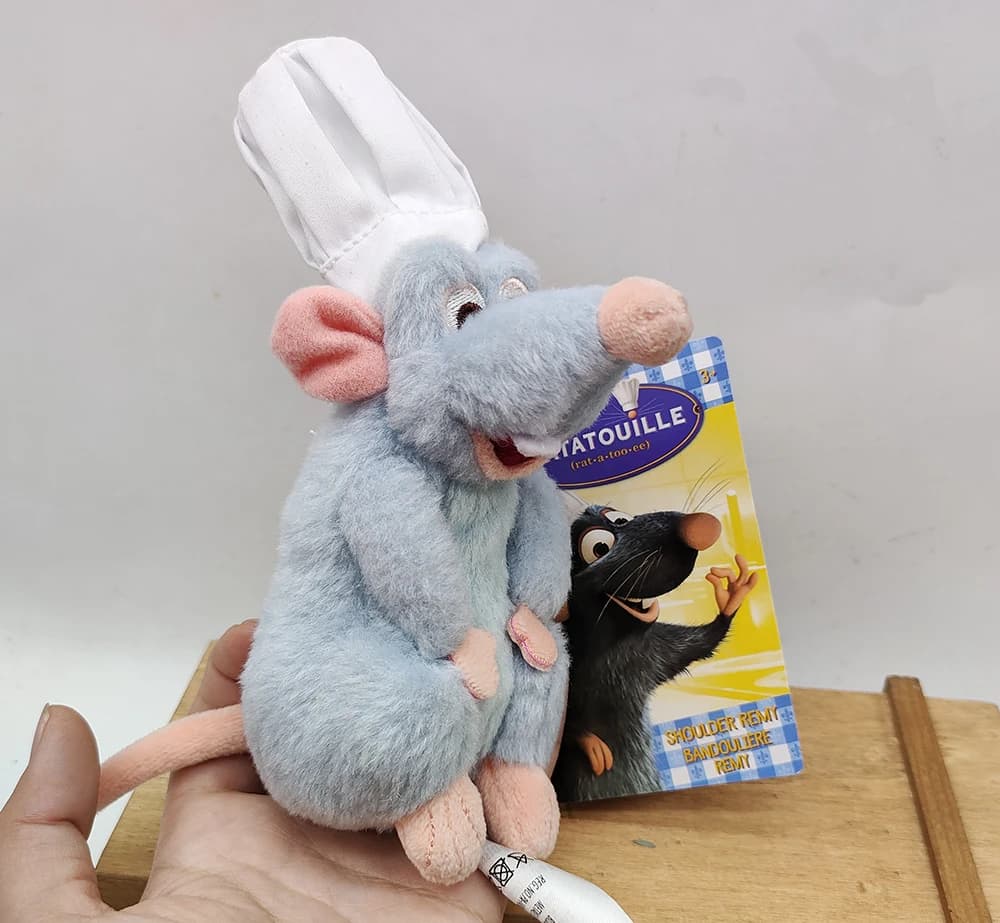 Disney Store Ratatouille Chef Remy épaule magnétique en peluche nouveau et autre poupée en peluche d